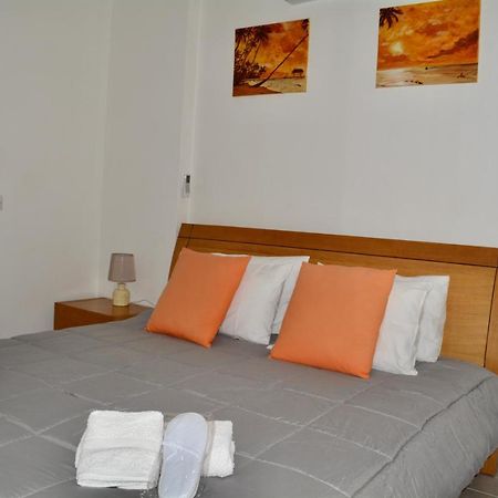 Queens Gardens - Kato Paphos - Next To Kings Ave Mall --- By Yiota 外观 照片