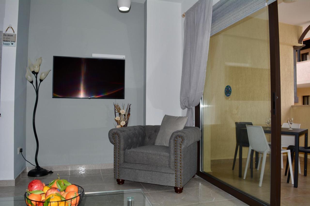 Queens Gardens - Kato Paphos - Next To Kings Ave Mall --- By Yiota 外观 照片